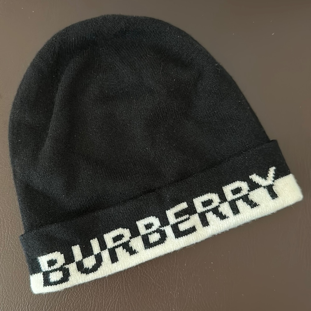 Burberry Beanie (unisex)